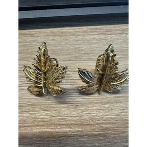 Vintage Gold Tone Maple Leaf Clip On earrings